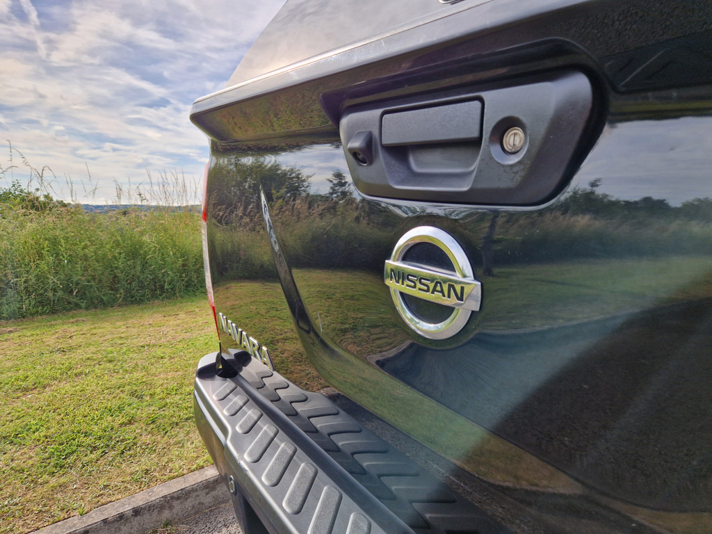 Nissan Navara Dci N-guard Shr Dcb With Sunroof White #20