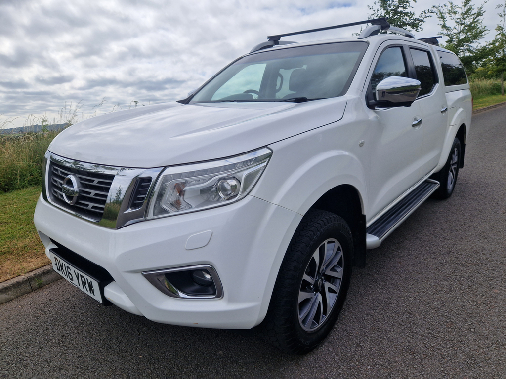 Nissan Navara Dci Tekna 4X4 Shr Dcb White #2
