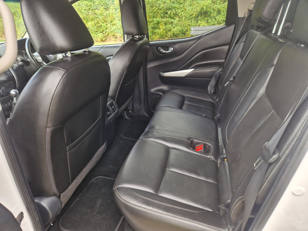 Nissan Navara Dci Tekna 4X4 Shr Dcb White #5