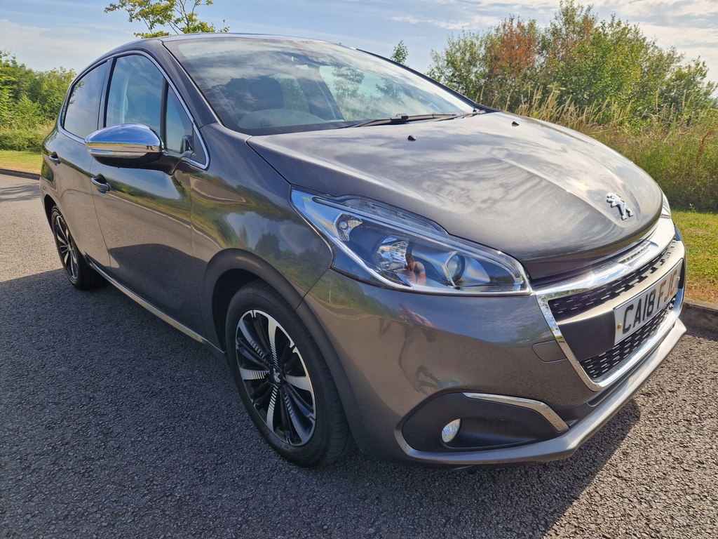 Peugeot 208 Allure Premium #2