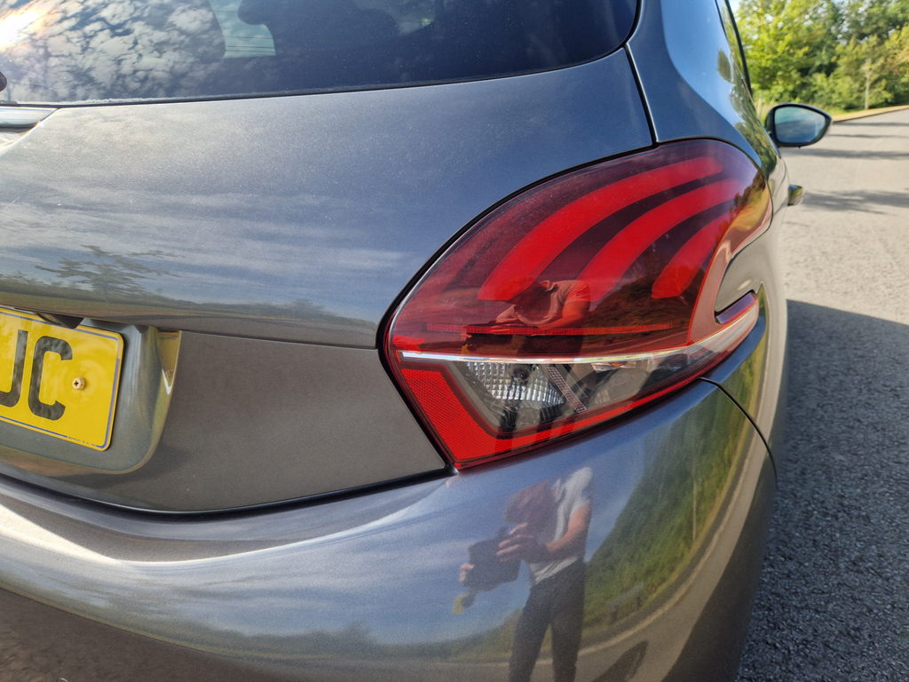 Peugeot 208 1.2 Tech Edition Puretech White #16