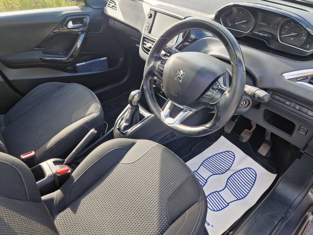 Peugeot 208 1.2 Tech Edition Puretech White #7