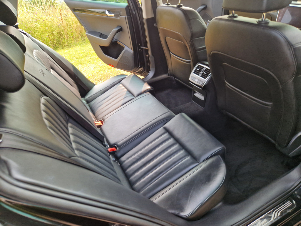 Skoda Superb 2.0L Se Technology Tdi 148 Bhp Grey #7