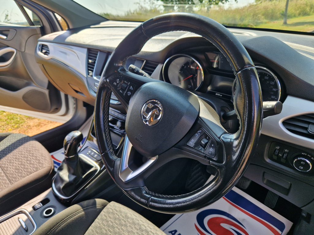 Vauxhall Astra Sri White #5