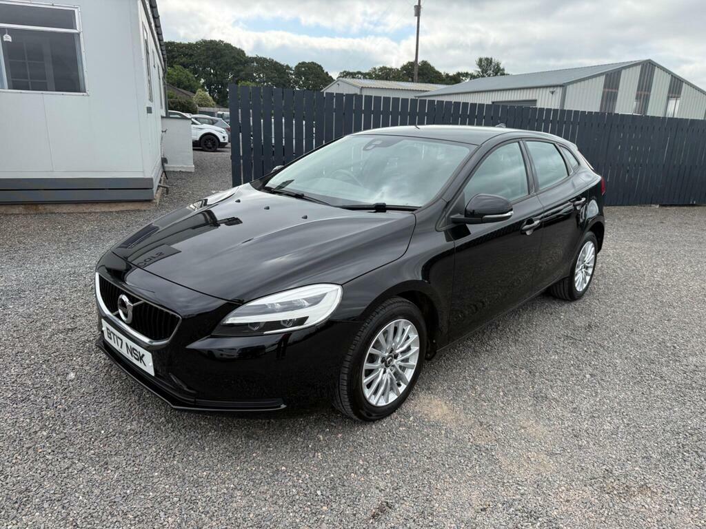 Volvo V40 2.0 D2 Momentum Euro 6 S S Black #2
