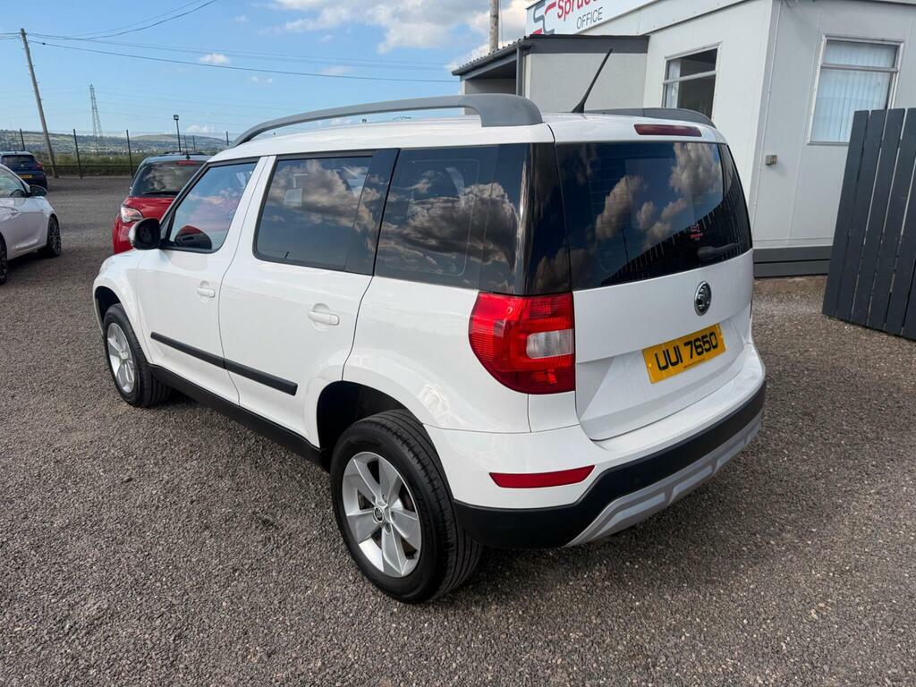 Skoda Yeti 2.0 Tdi S Outdoor 4Wd Euro 5 White #4