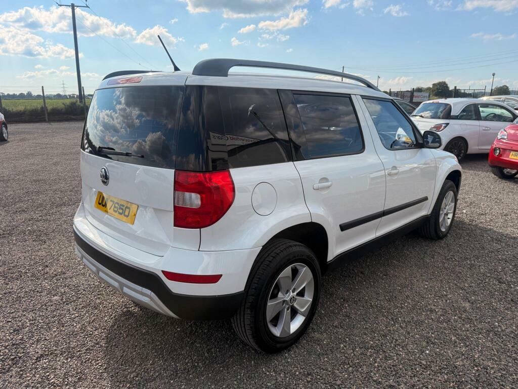 Skoda Yeti 2.0 Tdi S Outdoor 4Wd Euro 5 White #3