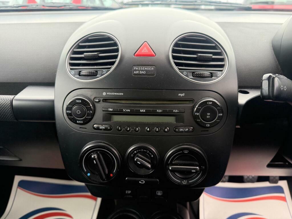 Volkswagen Beetle 1.6 Luna 8V 101 Bhp Beige #21
