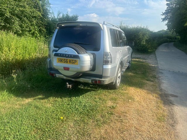 Mitsubishi Shogun Seat 3.2L Silver #3