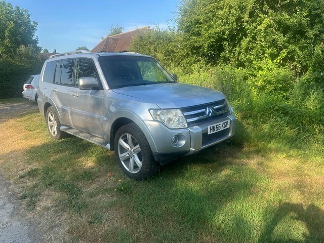 Mitsubishi Shogun Seat 3.2L Silver