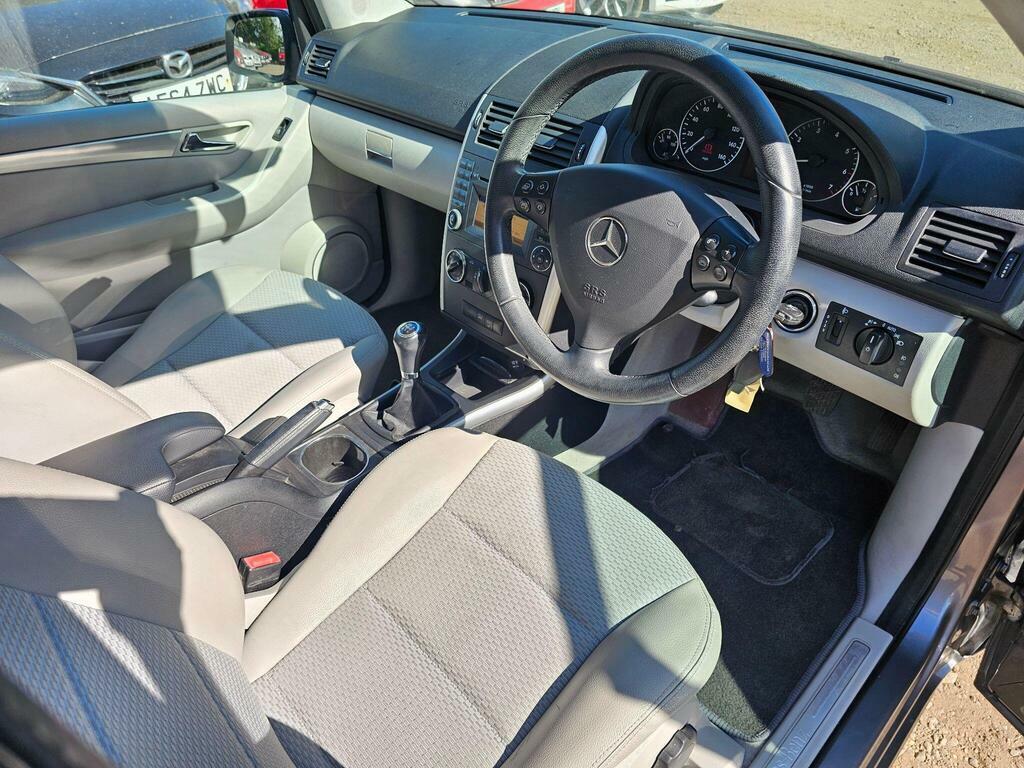 Mercedes-Benz A Class 1.7 A180 Blueefficiency Avantgarde Se WL11FWH Grey #2