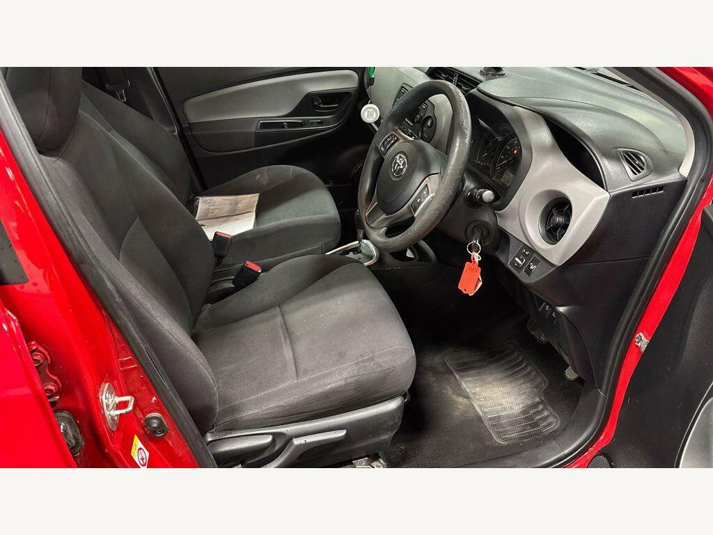 Toyota Yaris 1.5 Vvt-h Active E-cvt Euro 6 Ss Red #5