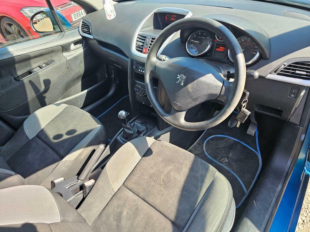 Peugeot 207 1.4 S #2