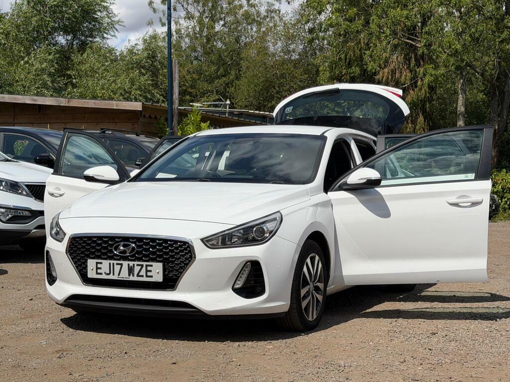 Hyundai I30 1.6 Crdi 109Ps Se Nav White #7
