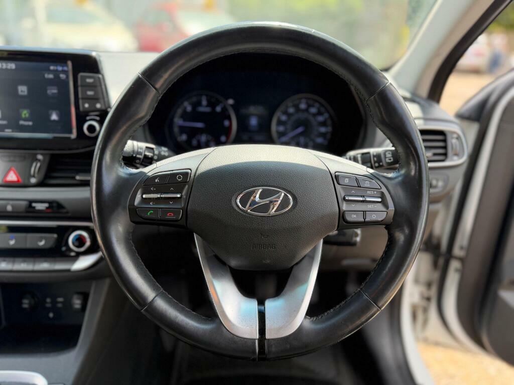 Hyundai I30 1.6 Crdi 109Ps Se Nav White #26