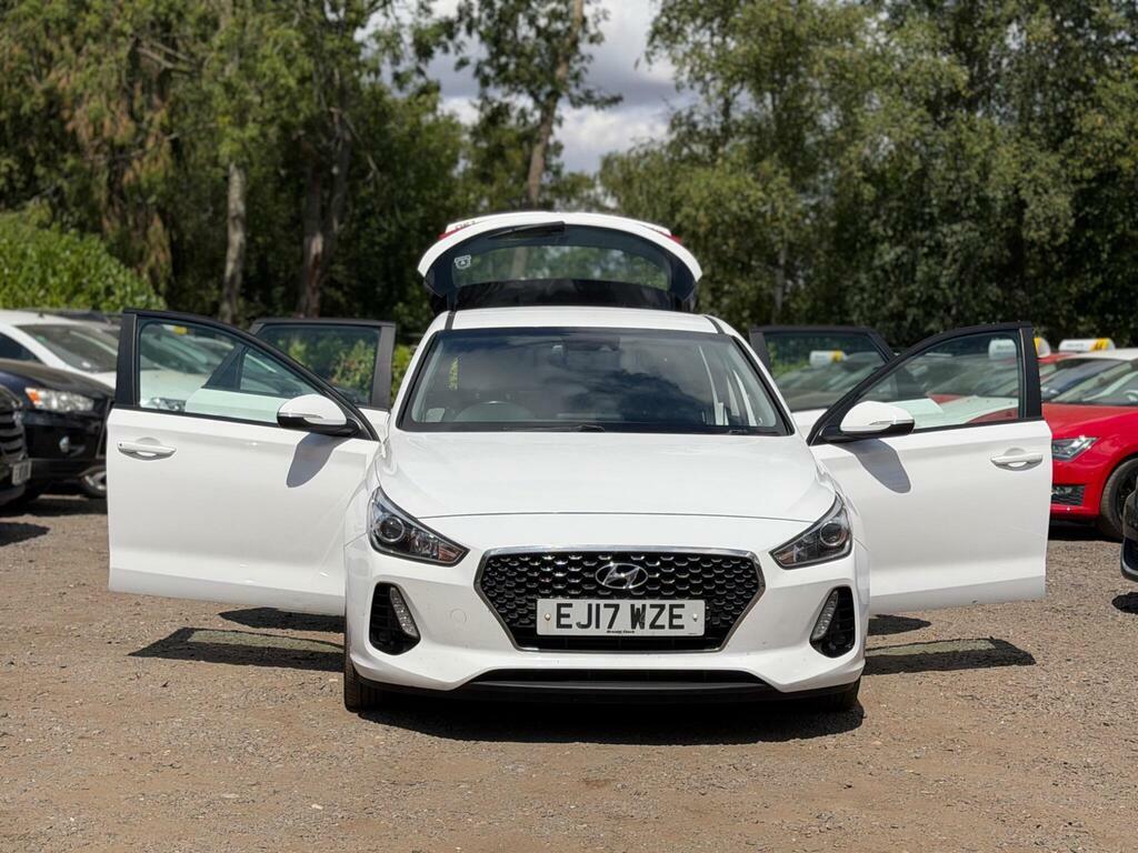 Hyundai I30 1.6 Crdi 109Ps Se Nav White #8