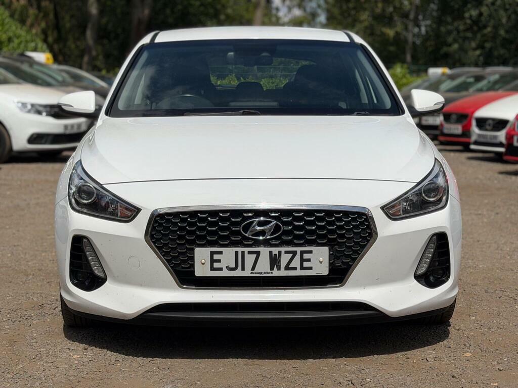 Hyundai I30 1.6 Crdi Blue Drive Se Nav Euro 6 Ss White