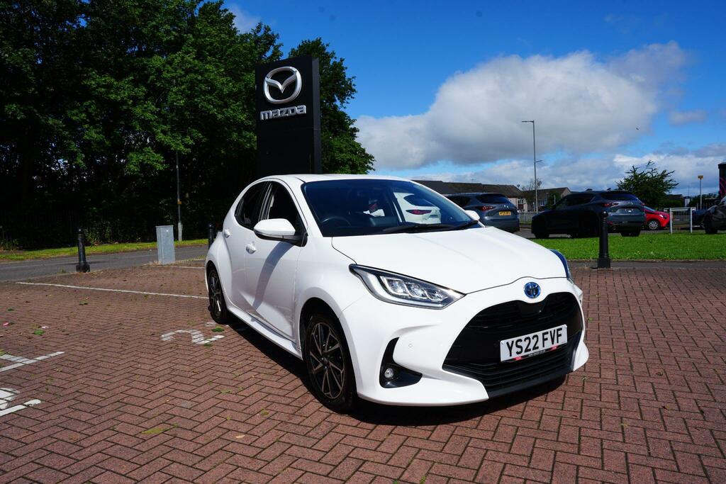 Toyota Yaris 1.5 Vvt-h Design Hatchback Hybrid E-cvt White