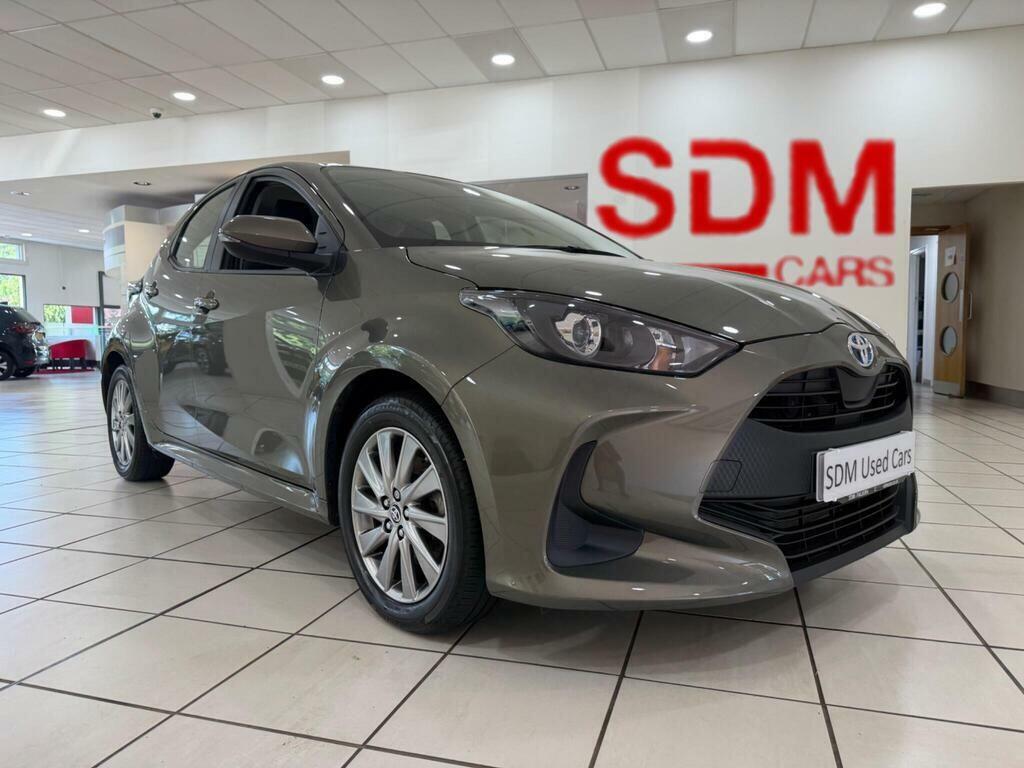 Toyota Yaris 1.5 Vvt-h Icon Hatchback Hybrid E-cvt E Brown
