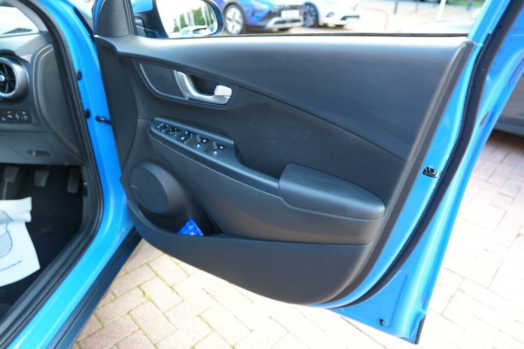 Hyundai Kona Automatic Black #44