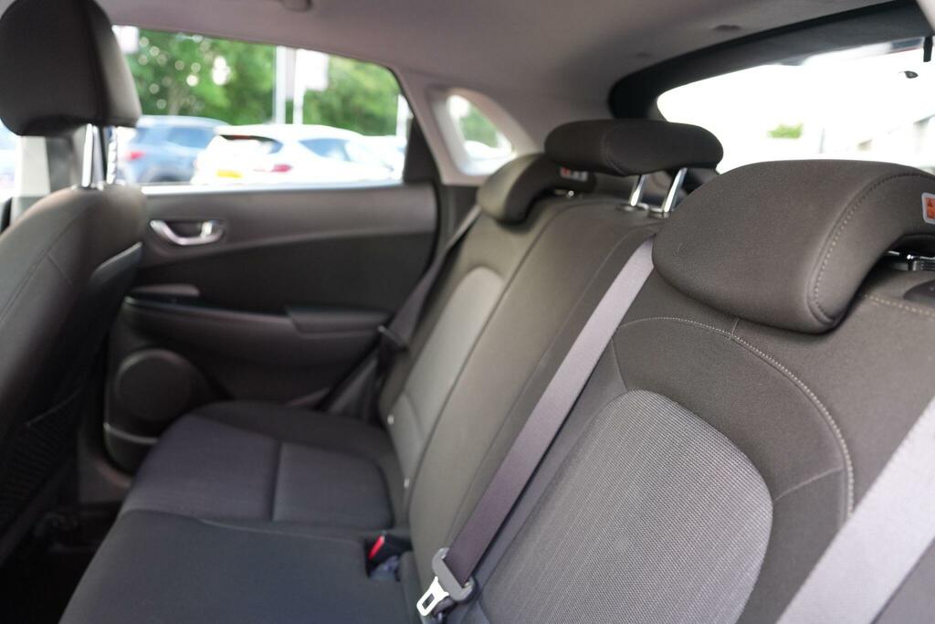Hyundai Kona Automatic Black #34