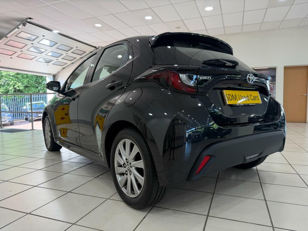 Toyota Yaris 1.5 Vvt-h Icon Hatchback Hybrid E-cvt E Black #4