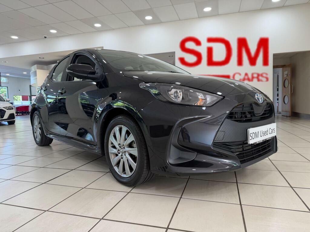 Toyota Yaris 1.5 Vvt-h Icon Hatchback Hybrid E-cvt E Black
