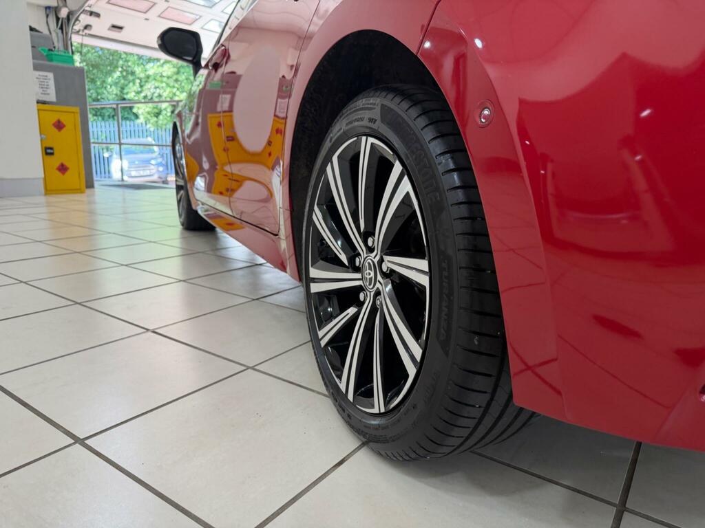 Toyota Corolla 1.8 Icon Tech 121 Bhp White #29