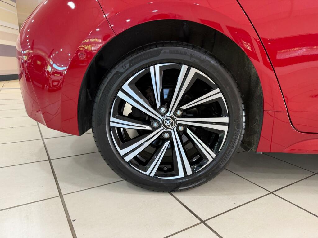 Toyota Corolla 1.8 Icon Tech 121 Bhp White #31
