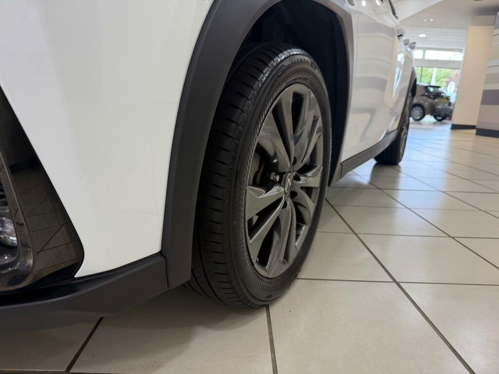 Lexus UX 250H 2.0 Cvt Premium Plus White #32