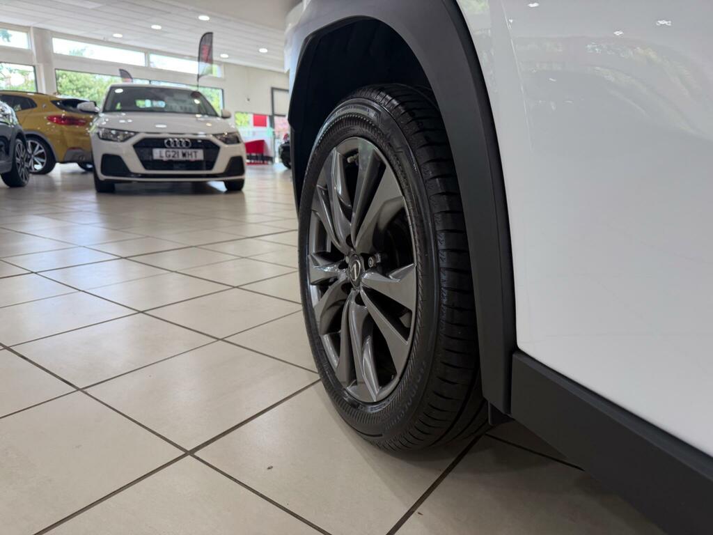 Lexus UX 250H 2.0 Cvt Premium Plus White #27