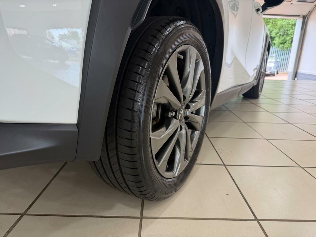 Lexus UX 250H 2.0 Cvt Premium Plus White #29