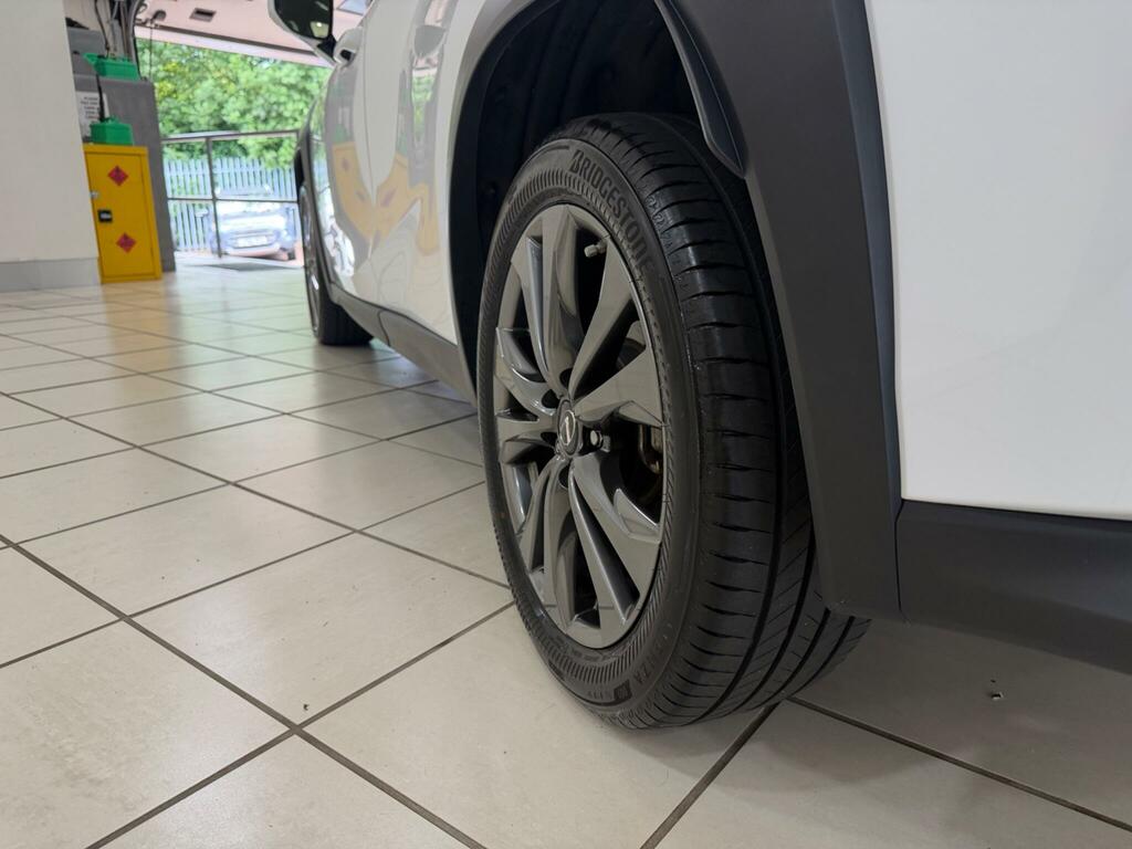 Lexus UX 250H 2.0 Cvt Premium Plus White #30