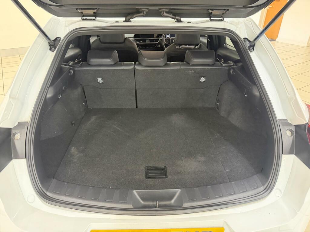 Lexus UX 250H 2.0 Cvt Premium Plus White #39