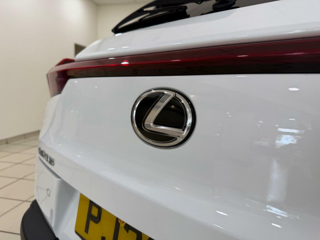 Lexus UX 250H 2.0 Cvt Premium Plus White #44