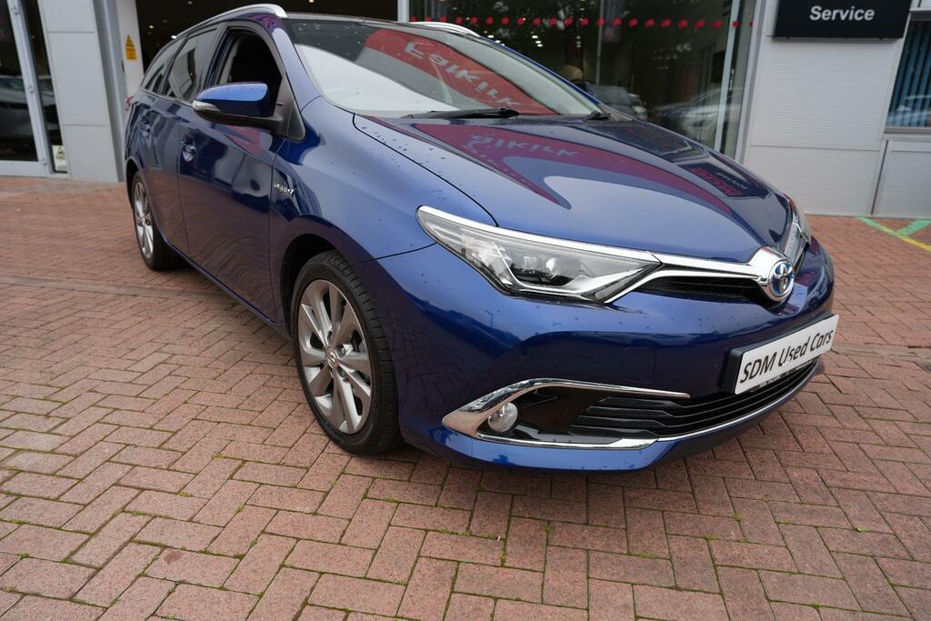 Toyota Auris White #7