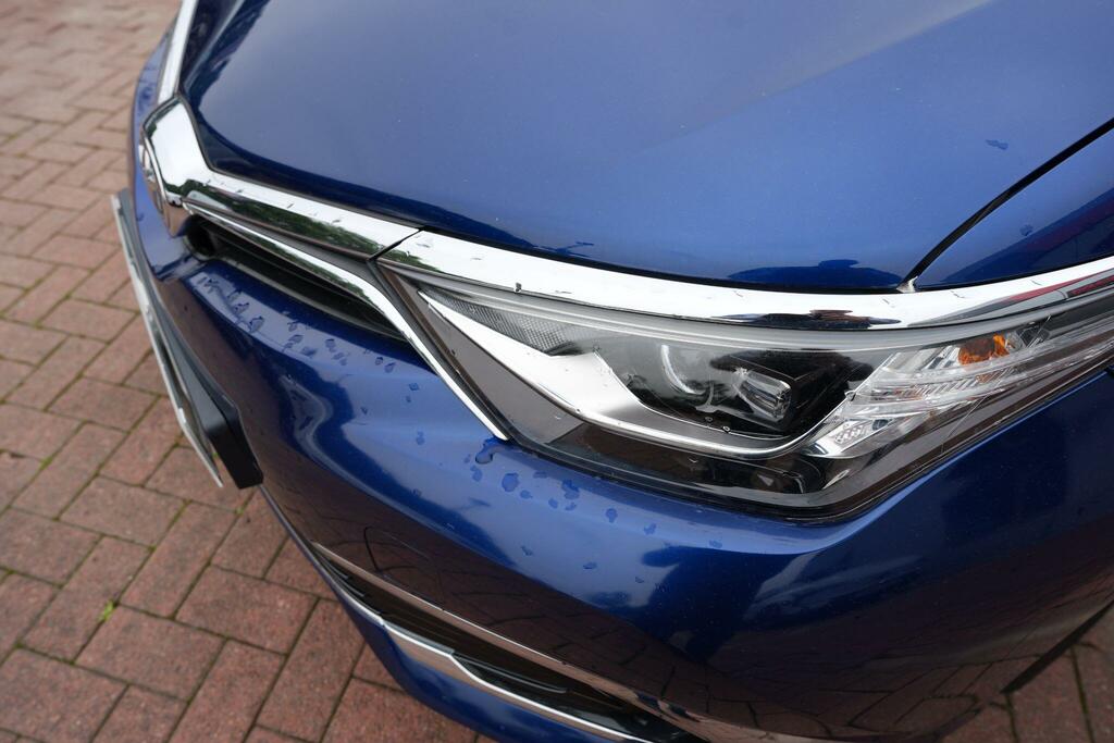 Toyota Auris White #70