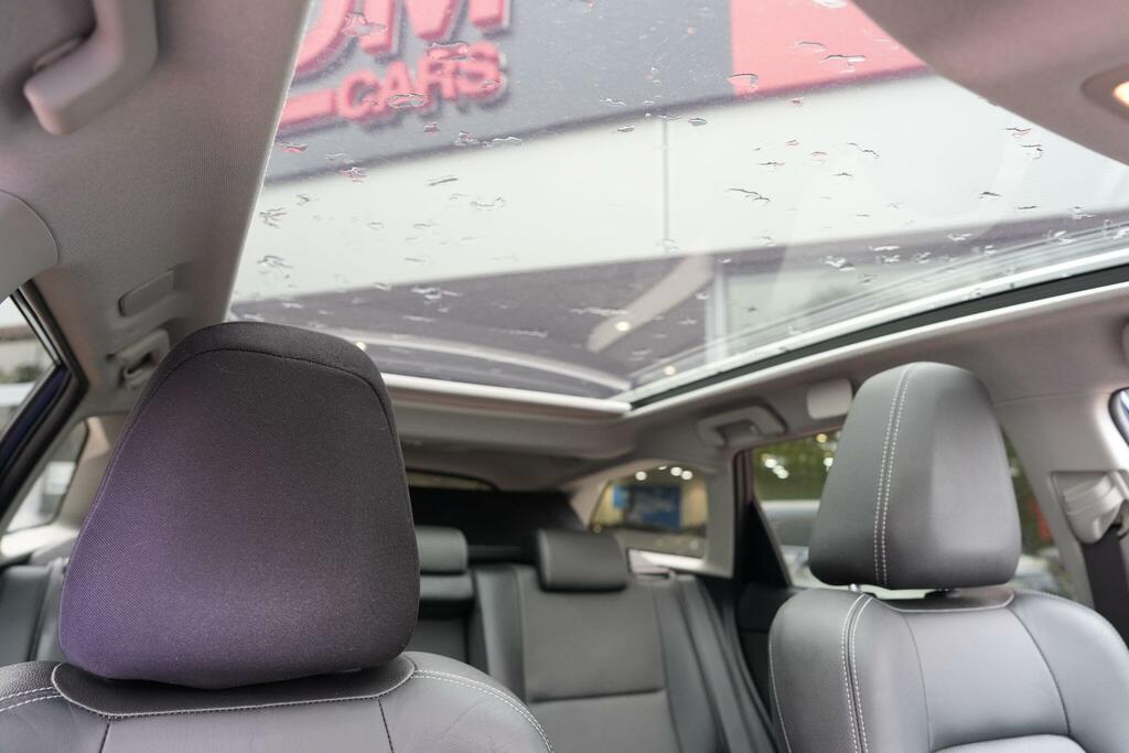 Toyota Auris White #72