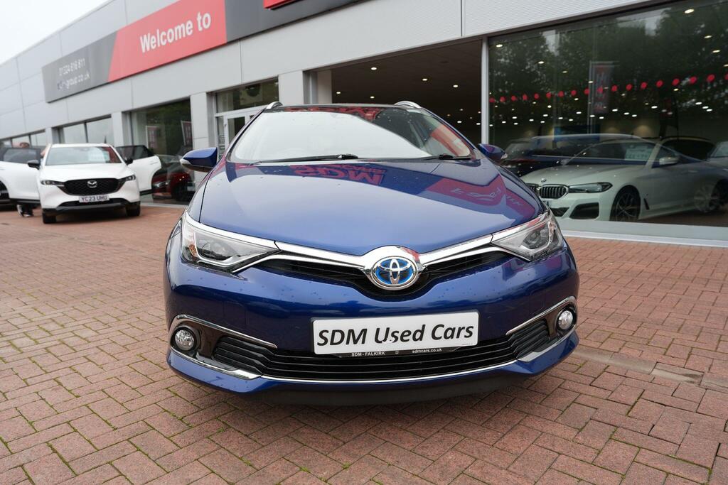 Toyota Auris White #11