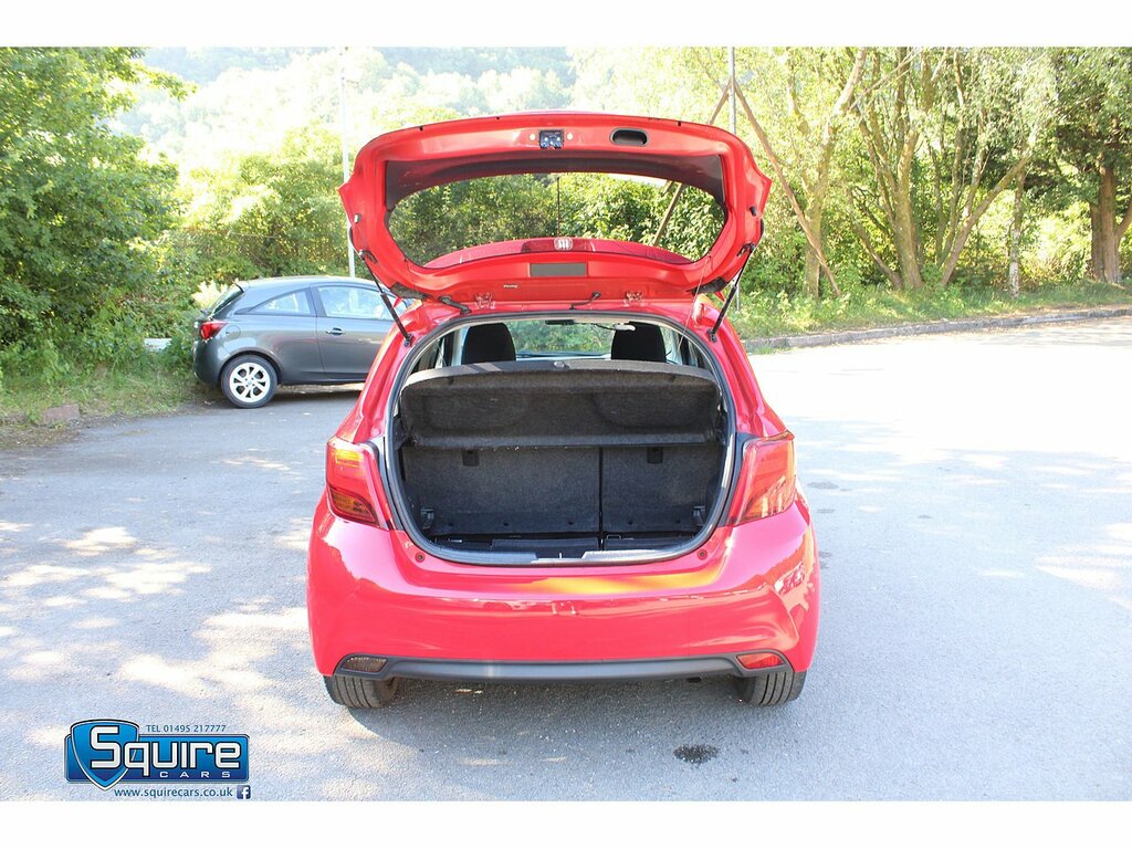 Toyota Yaris Dual Vvt-i Design U1632 Ulez Red #4