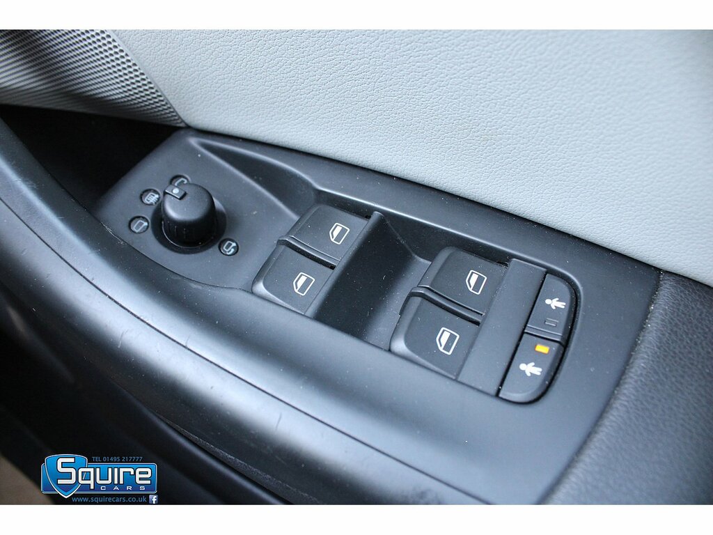 Audi Q3 2.0 Tdi 177 Quattro S Tronic Se Cwvehiclemarketing White #7