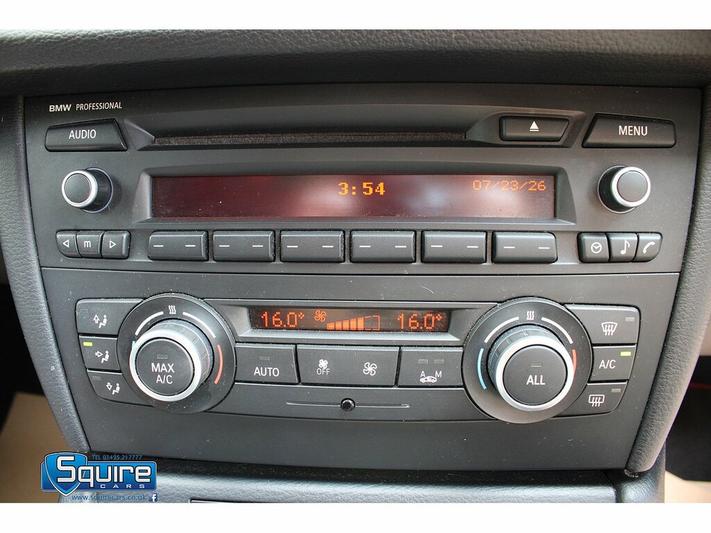 BMW X1 20D Sport U1674 AE64YXR Orange #3