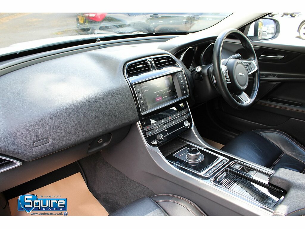 Jaguar XE I R-sport Black #23