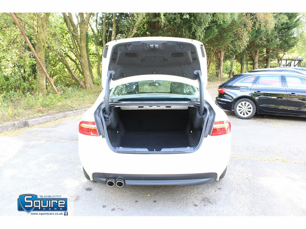 Jaguar XE I R-sport Black #18