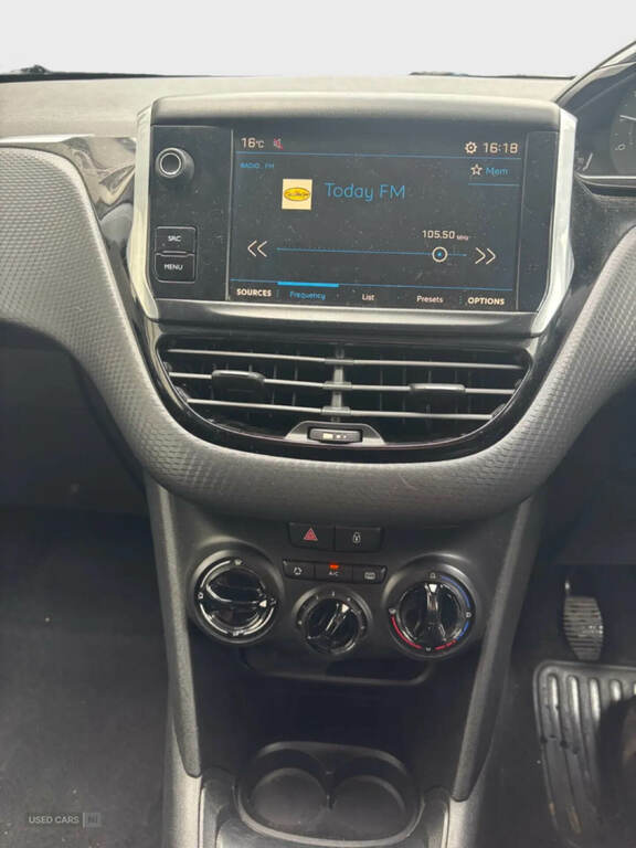 Peugeot 208 1.2 Puretech 82 Active Black #6