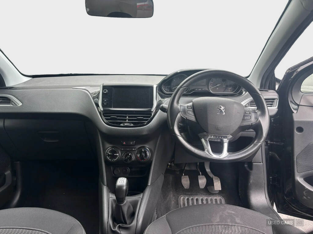 Peugeot 208 1.2 Puretech 82 Active Black #5