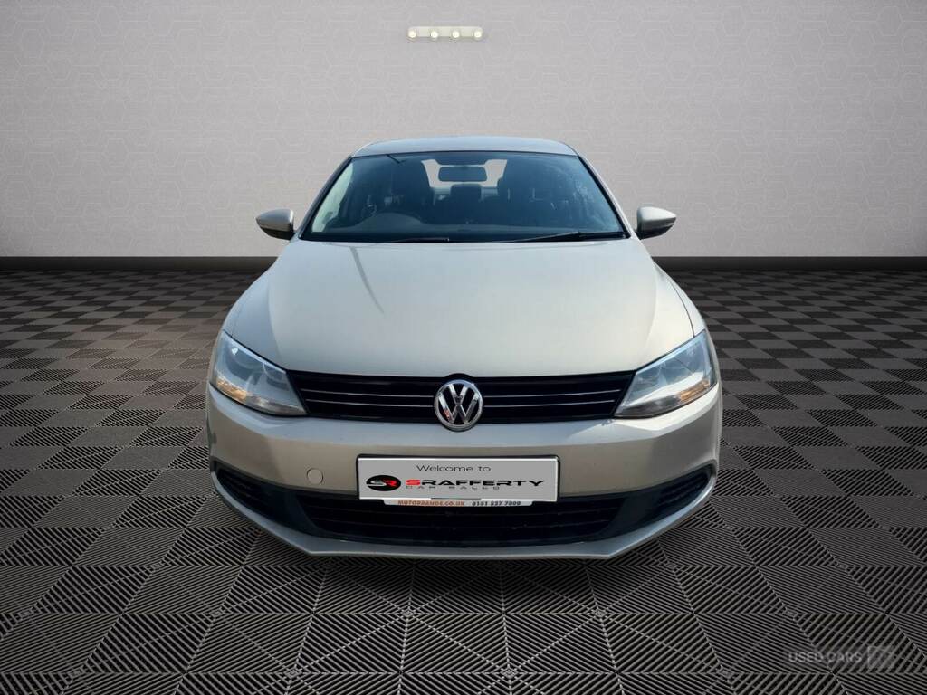 Volkswagen Jetta 1.6 Tdi Cr Bluemotion Tech Se Silver #2