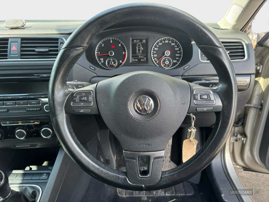Volkswagen Jetta Saloon 2.0 Tdi Sport Dsg Euro 5 201363 White #8