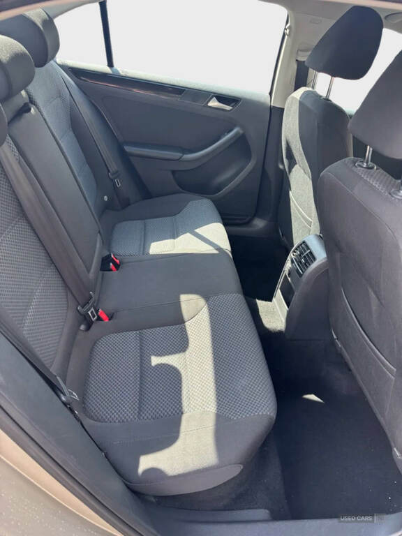Volkswagen Jetta 1.6 Tdi Cr Bluemotion Tech Se Silver #5