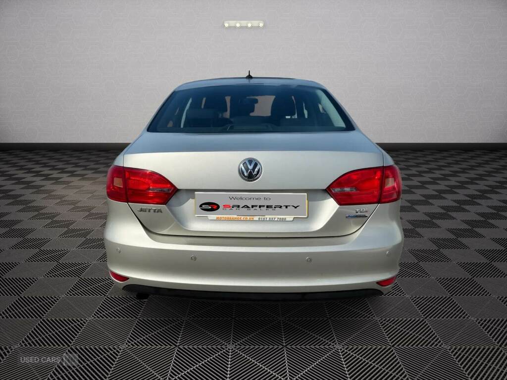 Volkswagen Jetta 1.6 Tdi Cr Bluemotion Tech Se Silver #4